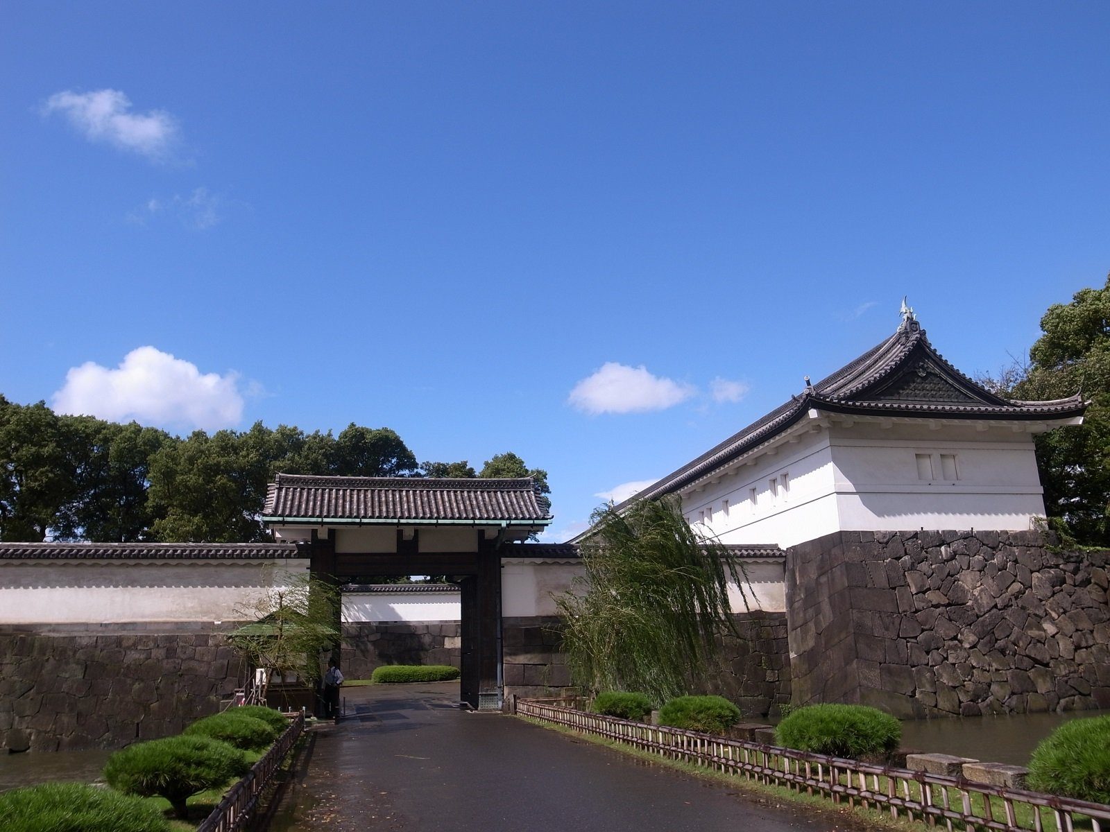 Otemon gate and the moat, Tokyo