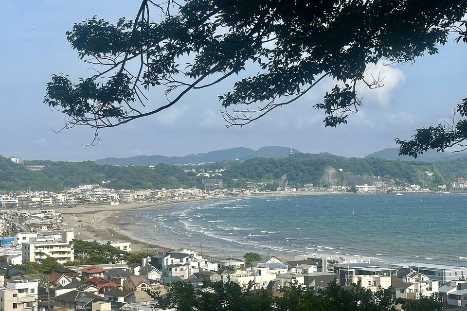 高台から見た由比ヶ浜